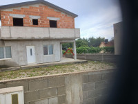 VIR- Velika kuća sa 3 stana za one koji žele prostranstvo i mir