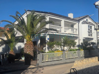 Vir-Zadar-Predivna kuća s dva stana i garažom, 80m od mora - SNIŽENO!!