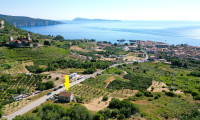 Vis, Komiža - kuća na zemljištu 2.678 m2 s fantastičnim pogledom