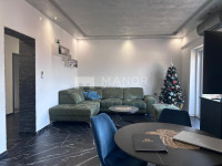 VIŠKOVO - Samostojeća kuća s dva stana, garažom i okućnicom, 230 m2