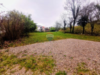 Viškovo, Saršoni, građevinsko zemljište od 891m2, lijepa lokacija