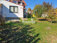 Visoka prizemnica 175 m² s okućnicom 202 m² – funkcionalna i odmah use