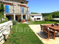VISOKOKVALITETNA KAMENA VILA SA BAZENOM I GARAŽOM