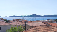 VODICE, novo, 2. kat + krovna terasa, lift, 250 m do rive, panoramski