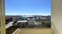 VODICE, novo, 2. kat, panoramski pogled na more, terasa, ostava