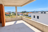 Vodice 2-soban apartman na 2. katu, pogled na more