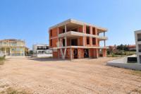 Vodice 2-soban komforan apartman, 1. kat, mirna lokacija