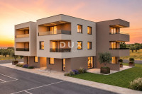 Vodice, 3-soban stan, 67,37 m², pogled na more, 700m od mora