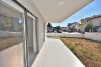 Vodice - Apartman A3 u prizemlju s vrtom, 800m od plaže