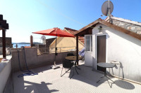 Vodice centar, kuća u nizu 87,95m2 sa krovnom terasom