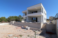 Vodice dvoetažni apartman, velika terasa, mirna lokacija