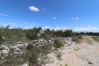 Vodice, građevinsko zemljište površine 1.115 m²,
