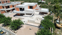 Vodice – Impresivna moderna Vila s bazenom, Spa Oazom i Pogledom koji