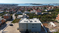 Vodice, dvosobni apartman s prekrasnim pogledom, terasa, spremište, pa