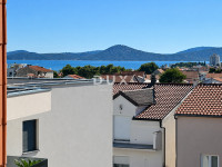 Vodice, komforan trosobni stan s pogledom na more, 99,00 m²
