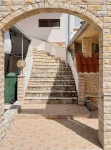 Vodice, kuća s tri odovjena stana, 263 m2