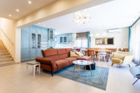 Vodice, lijepa i prostrana kuća površine 256,38 m²