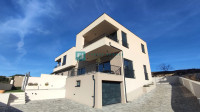 VODICE, novo, luksuzno namještena kuća, pogled na more, bazen, garaža