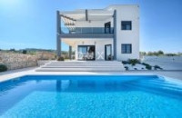 DALMACIJA, VODICE - Moderna vila s bazenom i panoramskim pogledom