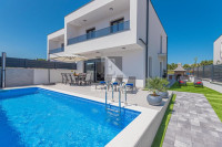 VODICE - Moderna Vila s bazenom
