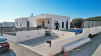 Vodice -  Namještena dvojna kuća s bazenom , pogled na more