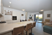 Vodice – novogradnja 113,64 m² s dvije stambene cjeline – odmah uselji