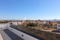 Vodice novogradnja, dvoetažni stan 87,26 m2 sa krovnom terasom  i pogl