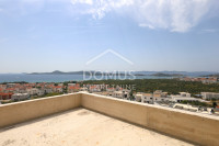 Vodice, novogradnja, dvojni objekt 174,67 m2 sa pogledom na more