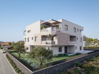 VODICE, NOVOGRADNJA, ODLIČAN 2S+DB STAN S VRTOM