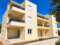 VODICE, NOVOGRADNJA, PREDIVAN 3S+DB STAN S OČARAVAJUĆIM POGLEDOM NA MO