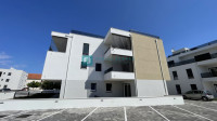VODICE, novogradnja, prizemlje, moderan stan, 650 m do plaže