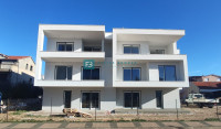 VODICE, novogradnja, prizemlje, vrt 73 m2, 650 m do plaže