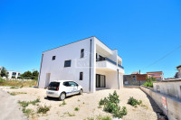 VODICE-*NOVOGRADNJA* S1 Dvojna kuća 550m od plaže