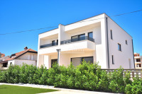 Vodice-*NOVOGRADNJA* S2 dvojna kuća 550m od plaže