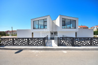 Vodice -**NOVOGRADNJA** villa s bazenom, pogled na more