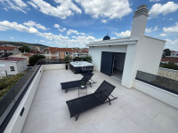 Vodice - Penthouse s krovnom terasom, 450m od plaže