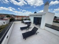 Vodice - Penthouse s krovnom terasom, 450m od plaže