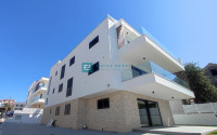 VODICE, novo, prizemlje, luksuzni stan, 250 m do rive, 4 spavaće sobe