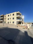 VODICE – Prostrani stan s tri spavaće sobe