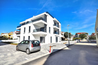 Vodice - S6 stan s krovnom terasom