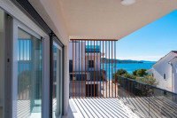 Vodice- Srima, prodaje se odličan apartman s krovnom terasom, drugi re