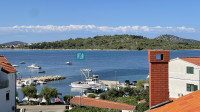 VODICE - SRIMA, top lokacija, 100 m do mora,namješten stan, pogled