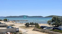 VODICE - SRIMA, top lokacija, 30 m od plaže, 1. kat, pogled na more
