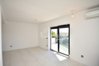 Vodice - stan 82,16 m2 , 600 m od centra