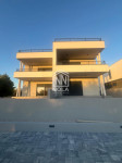 VODICE – stan s krovnom terasom i pogledom na more