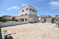 Vodice - Stan na prvom katu s 3 spavaće sobe, 700m do plaže