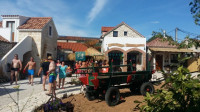 VODICE, top lokacija, 1. red do mora, ugostiteljski objekti uz plažu