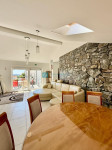 VODICE, top prilika, samostojeća kuća s 5 apartmana, 400 m od plaže