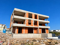 Vodice, trosobni stan s velikim vanjskim prostorom, 87,68 m²
