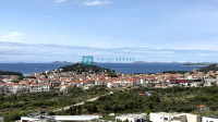 VODICE, novo, višeetažni stan, bazen, pogled na more, vrt, S2